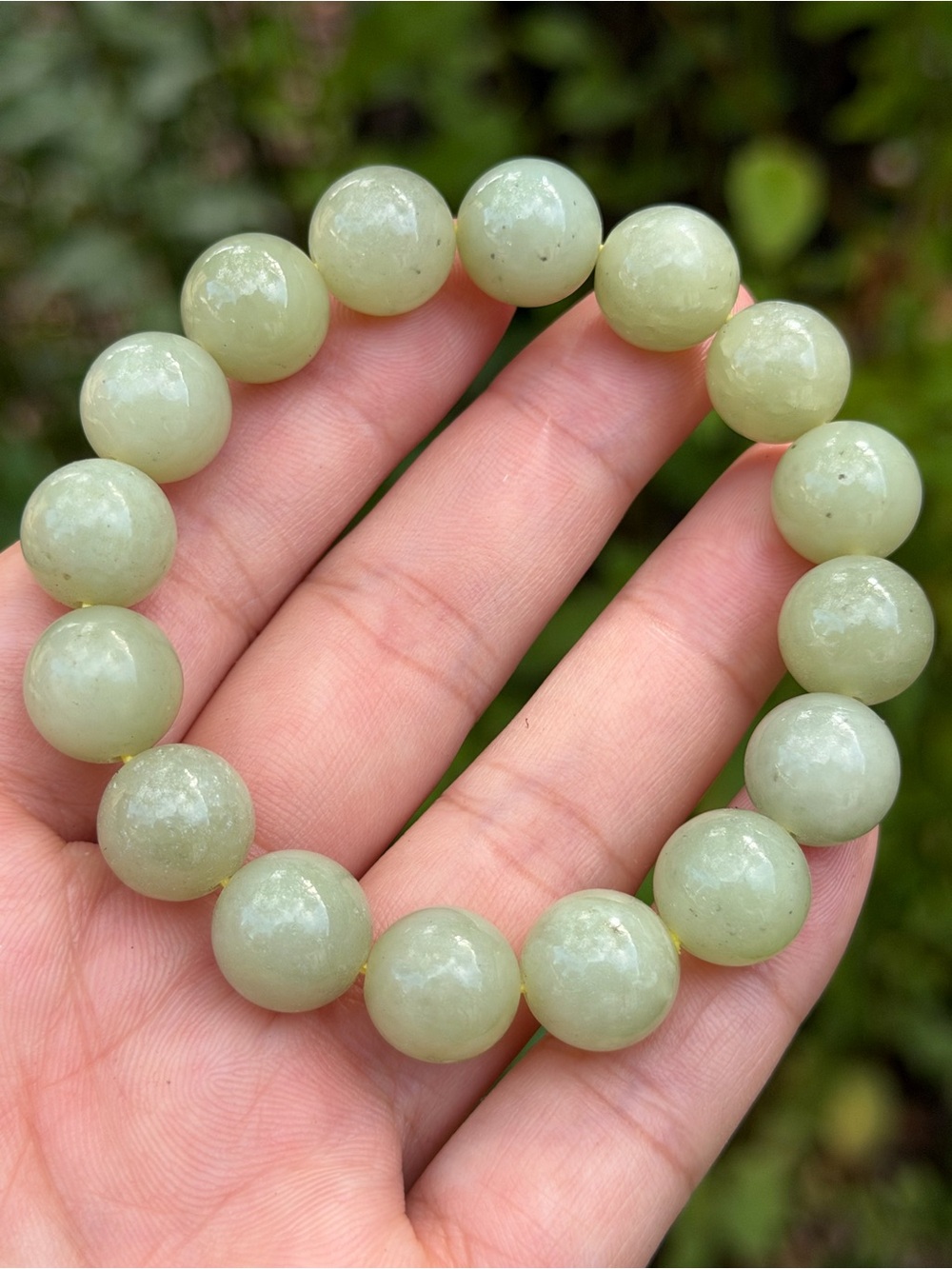 12mm‎ stretchable green He Tian jade bracelet 1756